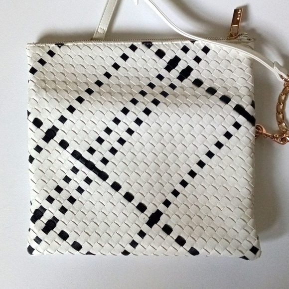 EVERYTHING BUT WATER Black White CROSSBODY CLUTCH - Picture 5 of 12